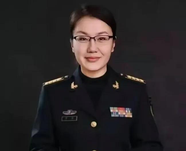 可真能整！军事专家李莉，近两三年在公开媒体节目里对俄乌、中东等战事的评论，多次被