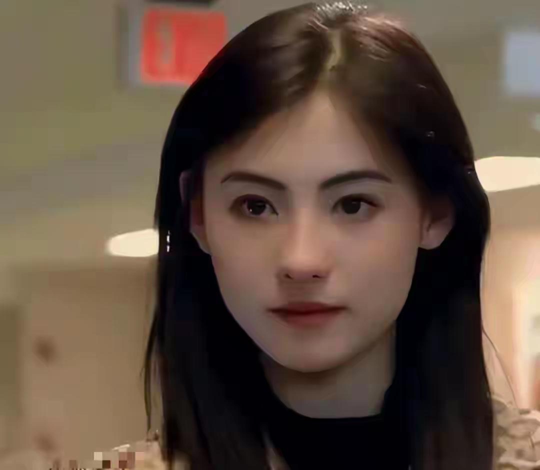 张柏芝除了美貌还剩什么？
还剩三个优秀的儿子，
综艺中，宁静说儿子是赔钱货，
被