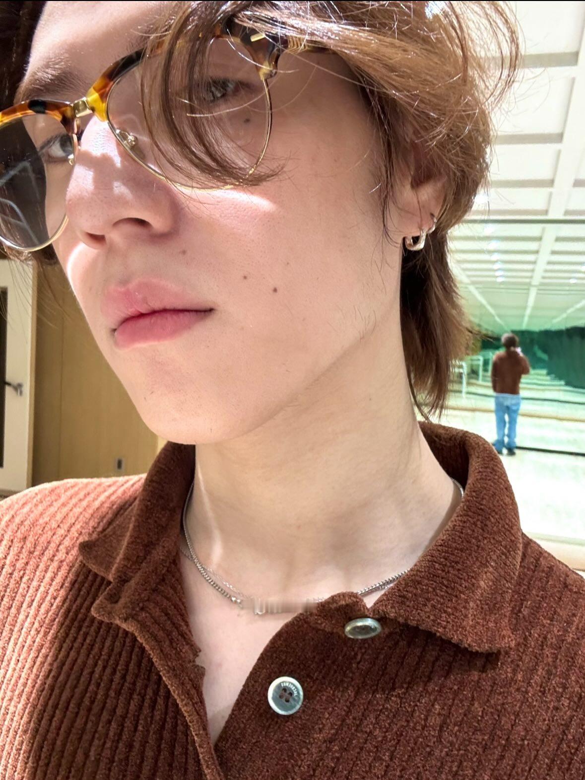 🍍谦谦ins更新. 「 上传一下以前的🐤💛🫡 」帅死了帅死了帅死了！ 
