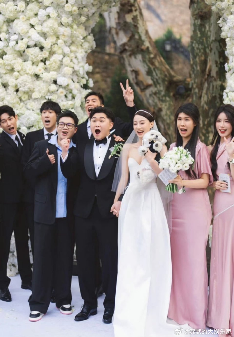 那些怀疑张百乔婚变的够了吧，这几天一直在揣测人家的私事，归结到底离没离婚和网友关