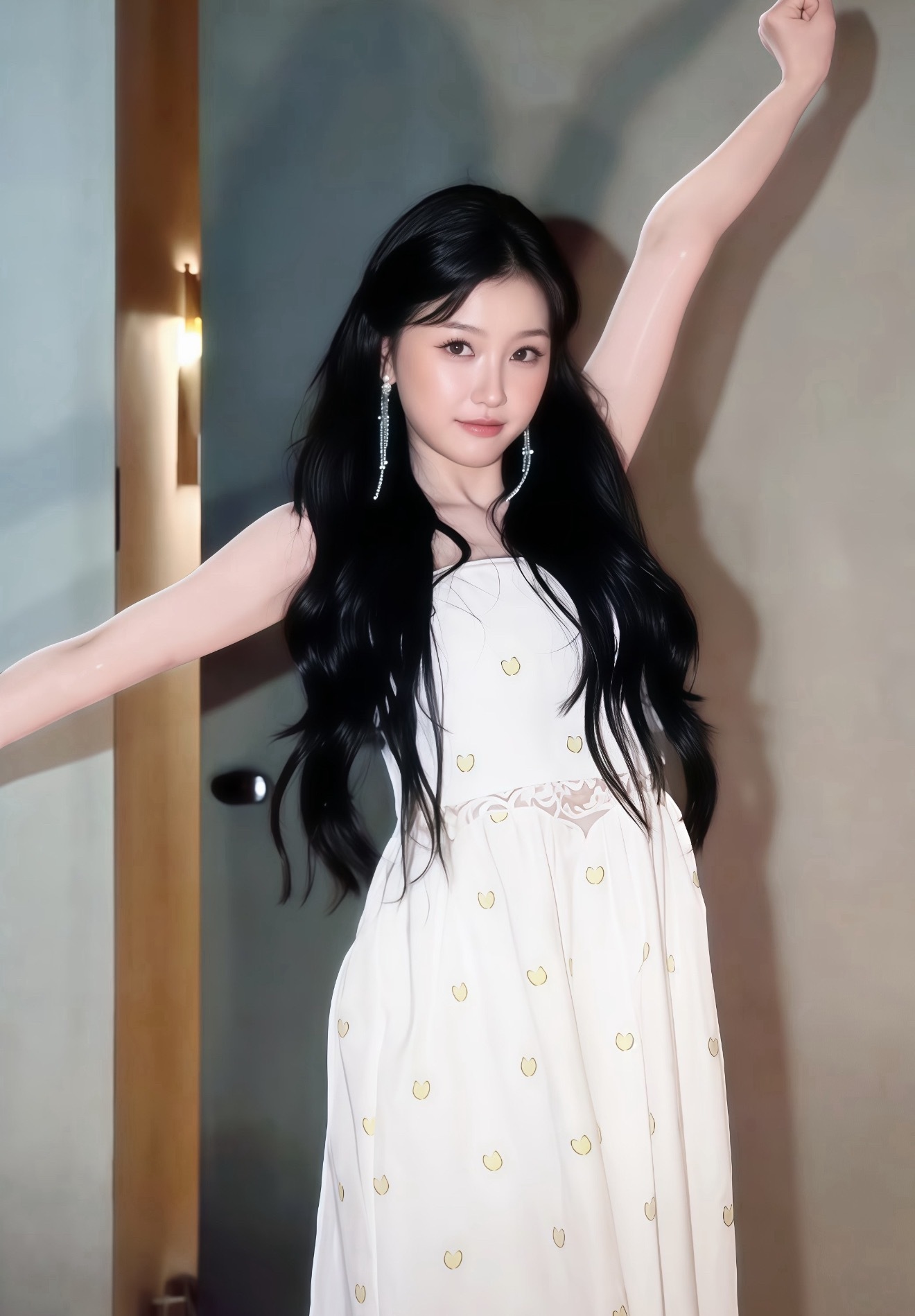 侯明昊🐟即将进组长生骨了…虞书欣饰绝世美人何盼，侯明昊饰演仙风道骨容尘子…适配