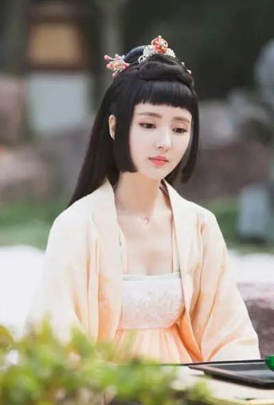 公元1582年，万历亲妹妹永宁公主大婚。婚礼现场，只听“噗”的一声，鲜血从驸马鼻