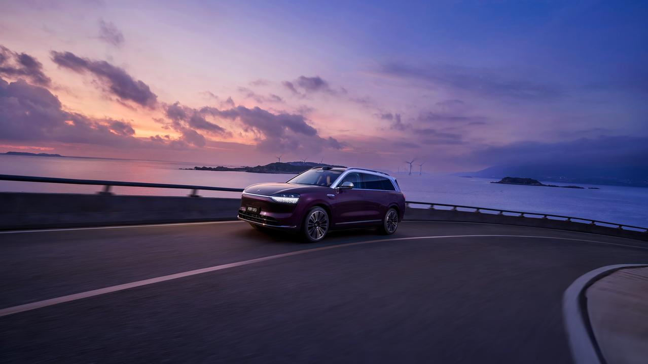 保值率第一的背后：问界M9如何构建“放心消费”的闭环？
问界M9连续蝉联大型SU