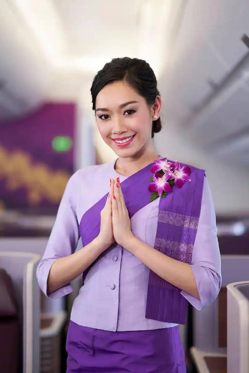 为什么中国人都喜欢去泰国而不是越南？ 因为只要钱到位，泰国人的服务意识是真的拔群