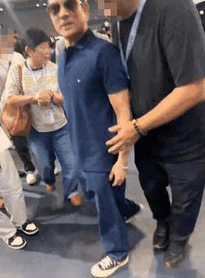 这郭富城的经纪人小美，看着好普通，就像是个普通大妈，完全没有职场女强人的干练和气