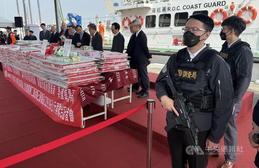 飞扬军事 近日，中国台湾地区海巡署根据美国缉毒局提供的线索，在高雄外海截查一艘坦