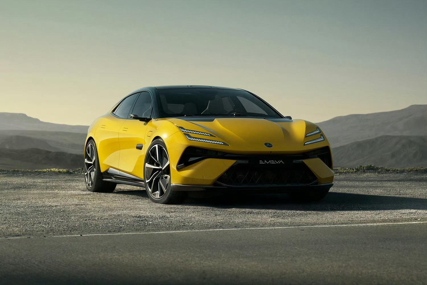 这个前脸属实没有eletre好看，但鉴于eletre令人兴奋的操控感，我还是很期