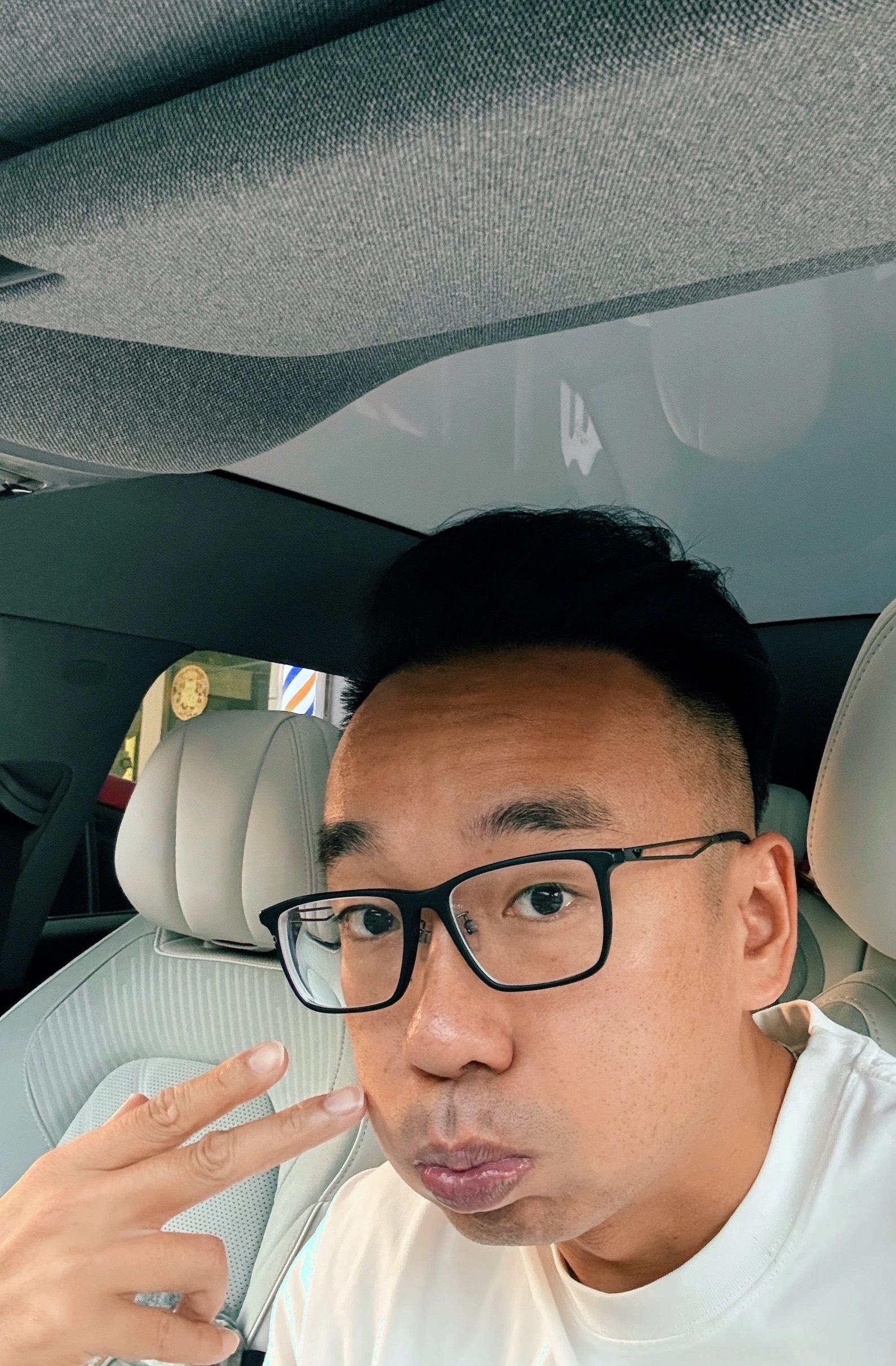 AI让人越来越累大实话，现在自媒体真可以一个人完成所有分工，但真的好吗 