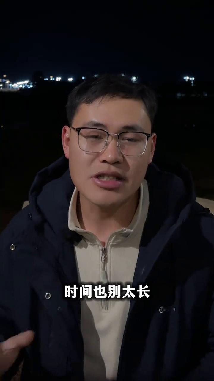 零碎时间学英语，休闲时间学语文。
数学用大量完整的时间学，英语用零散的时间学，语