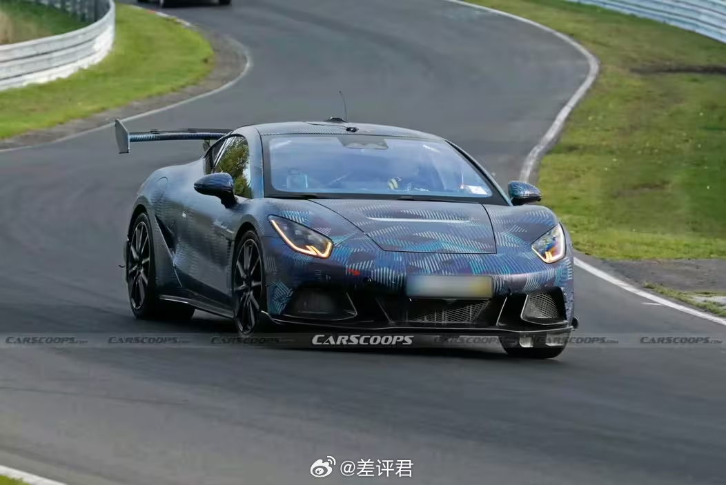 #差评说车# 仰望U9X前脚刚走，腾势Z后脚又来纽北了~比亚迪在纽北的驻点车间投