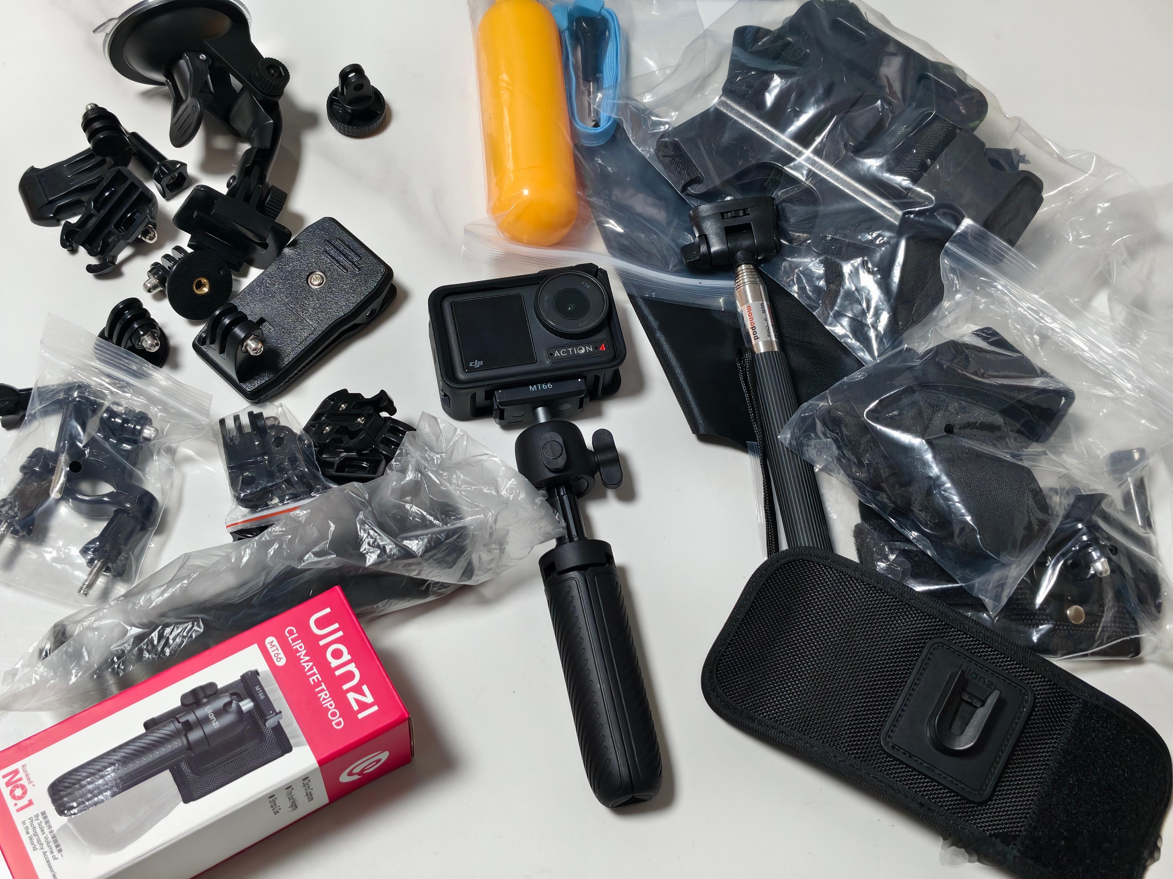 笑死我了，准备带上运动相机出行拍摄，结果发现有用的配件就一个，没用的配件一大桌子