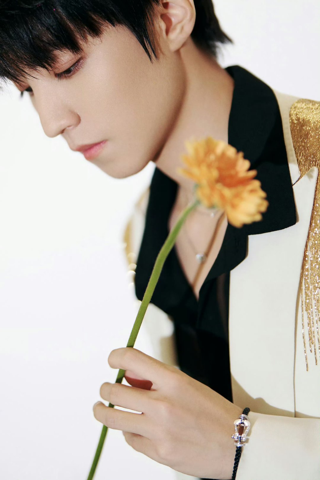 马天宇送考孙怡已锁定，王俊凯的姐姐是谁？今晚19点直播见分晓。王俊凯送考哪位姐姐