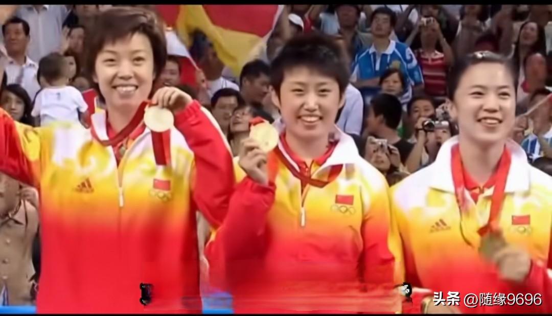 莎头是国家队主力队员，成绩也不错。

但莎头很享受比赛场上的粉丝对她们的极端吹捧