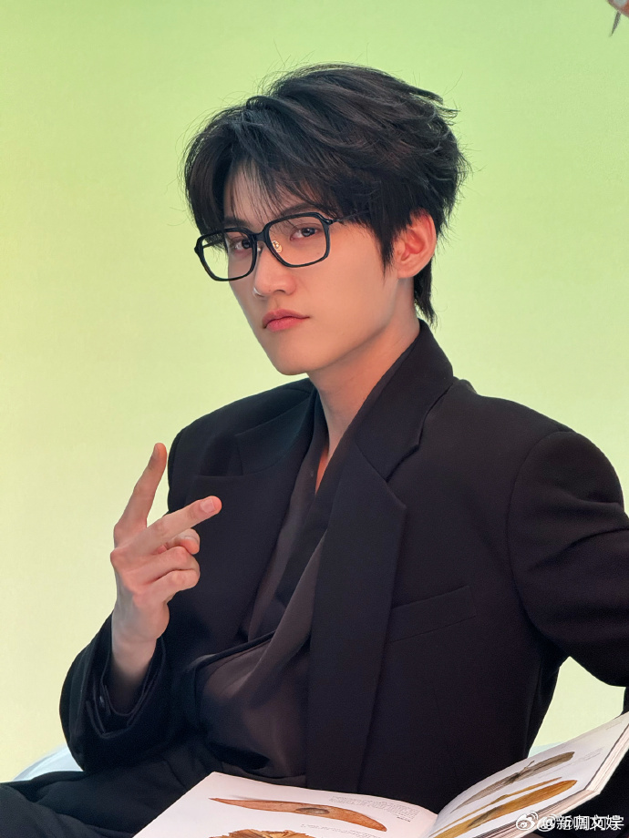 周柯宇迟了也到、周柯宇告别三月plog周柯宇发文迟了也到，周柯宇告别三月plog