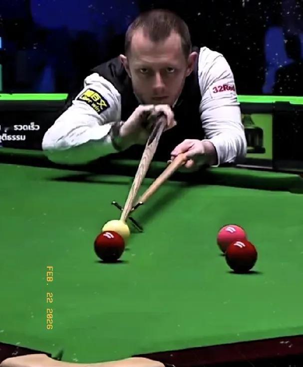 赵心童决战艾伦
第3局，赵心童先上手进攻得27分，又犯低级失误，进攻打丟简单球漏