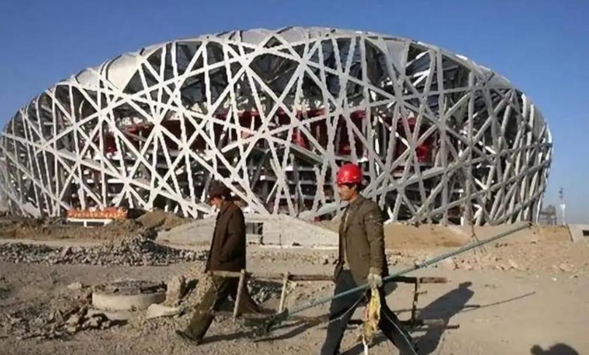 鸟巢“账本”曝光：占北京黄金位置，斥35亿建成的“鸟巢”，自从建成后，每年光维护