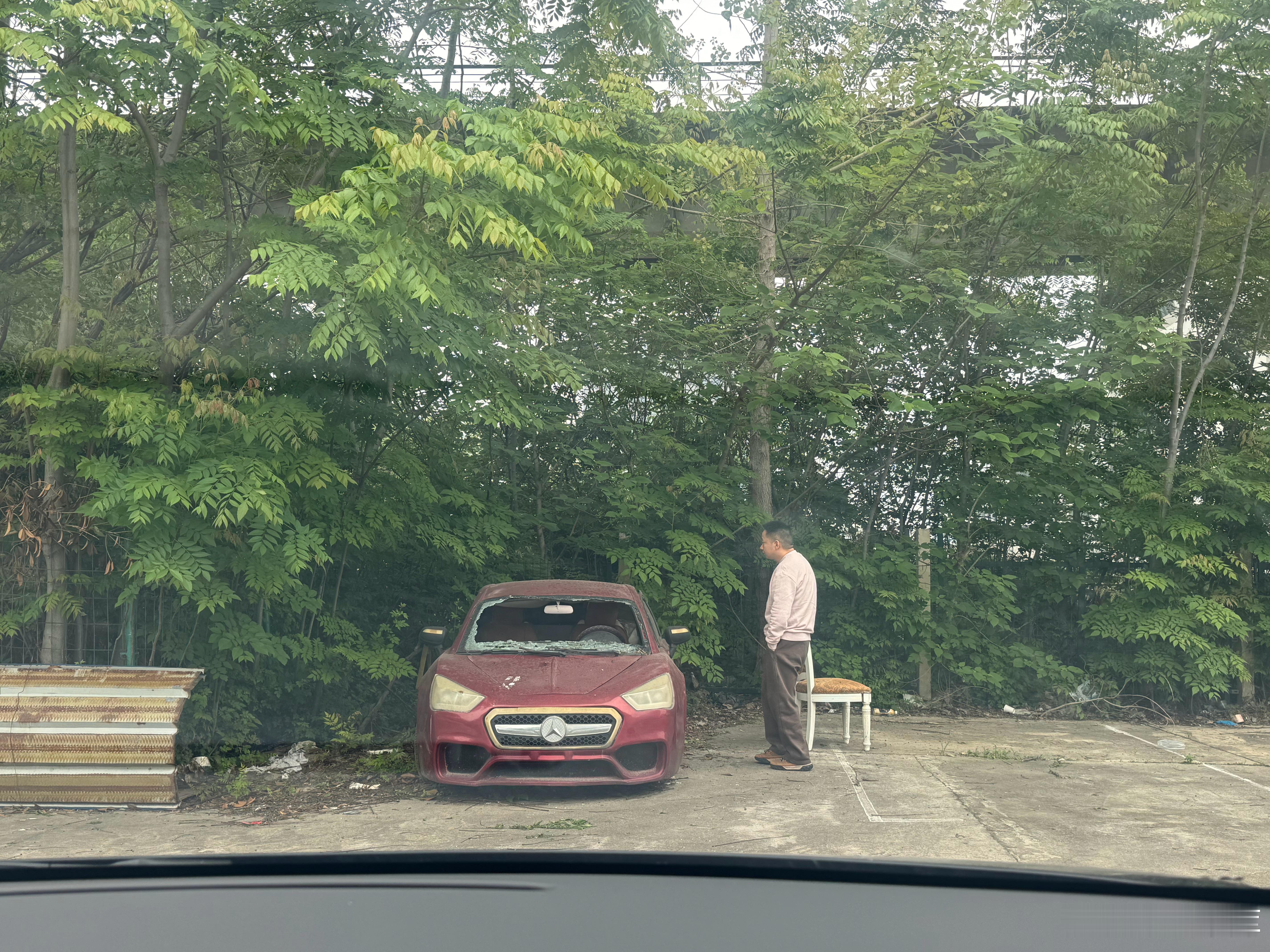 老李说带我来看台奔驰不要钱 免费赠送给我这……