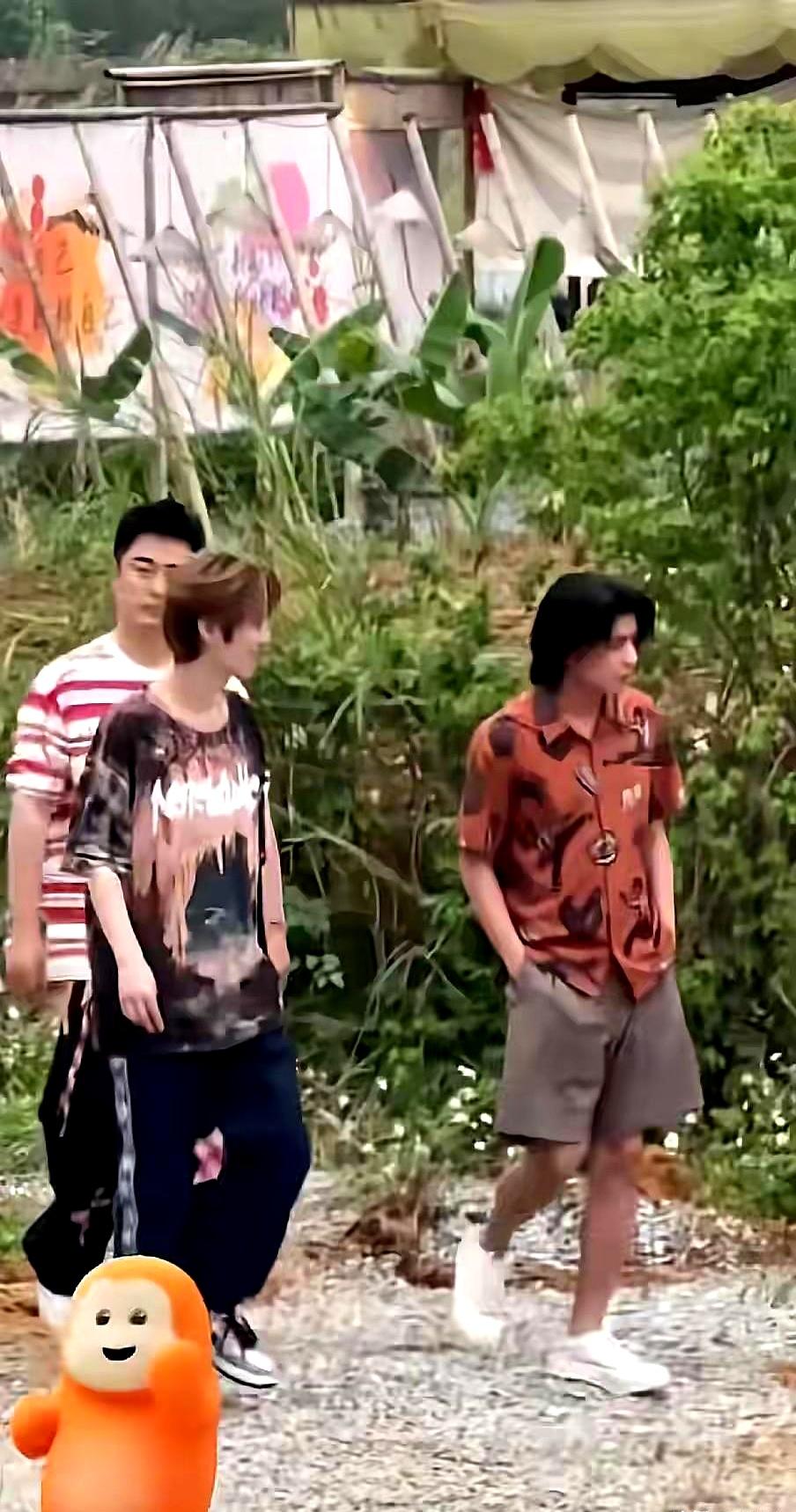 还在幻想“蹭一把”广西流量呢？
这次鹿晗出现在广西桂林，赶上三月三录节目，消息一