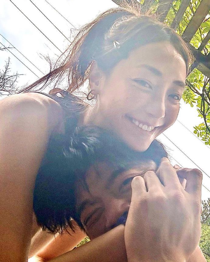 曝谢欣颖王柏杰分手内幕曝谢欣颖王柏杰在杨祐宁婚礼互泼饮料 据台媒，与于10日官宣