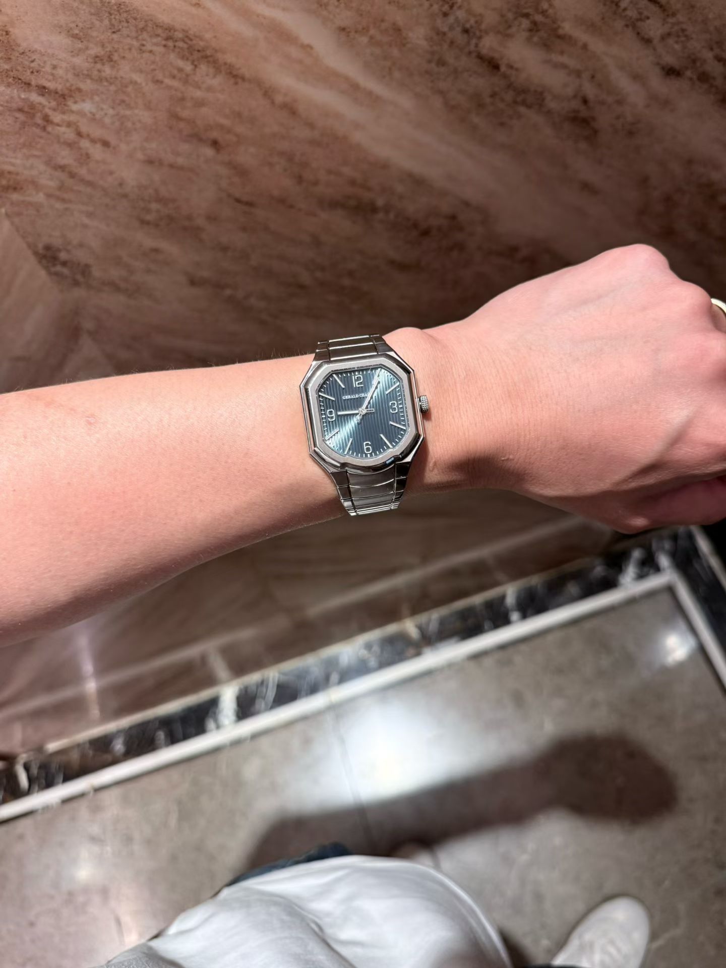 童粉们，早上好！🌞🌞🌞拥有执行力可以让你变得更加强大。新的一天，早上好!跳