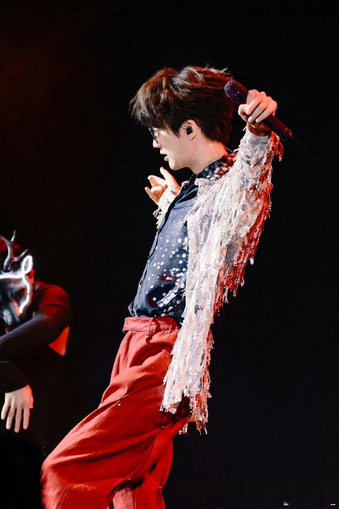 #许嵩终于要开鸟巢演唱会了#从初中到现在，多少人在许嵩的音乐中找到了共鸣和力量。