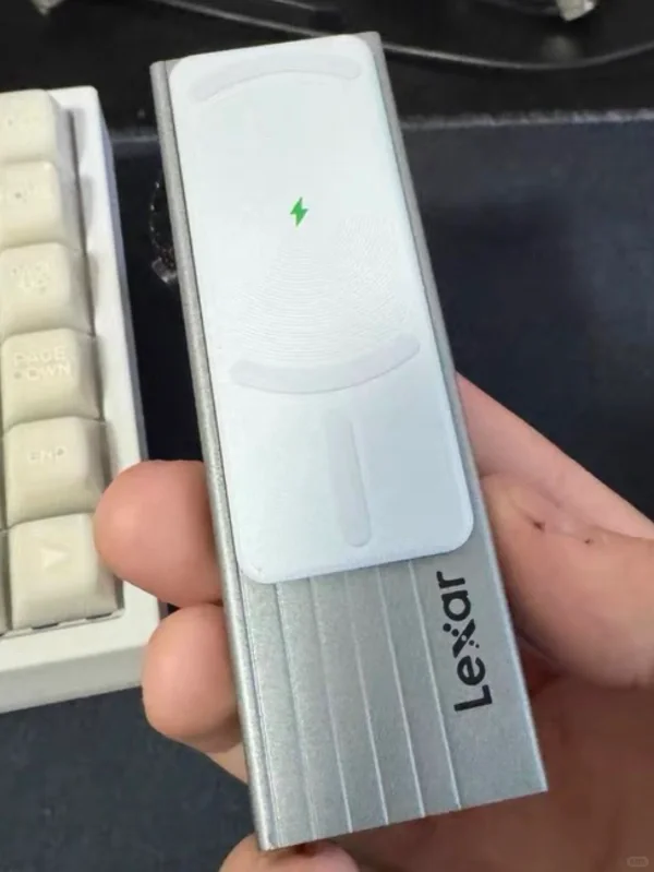 好东西要分享，移动硬盘秒变磁吸