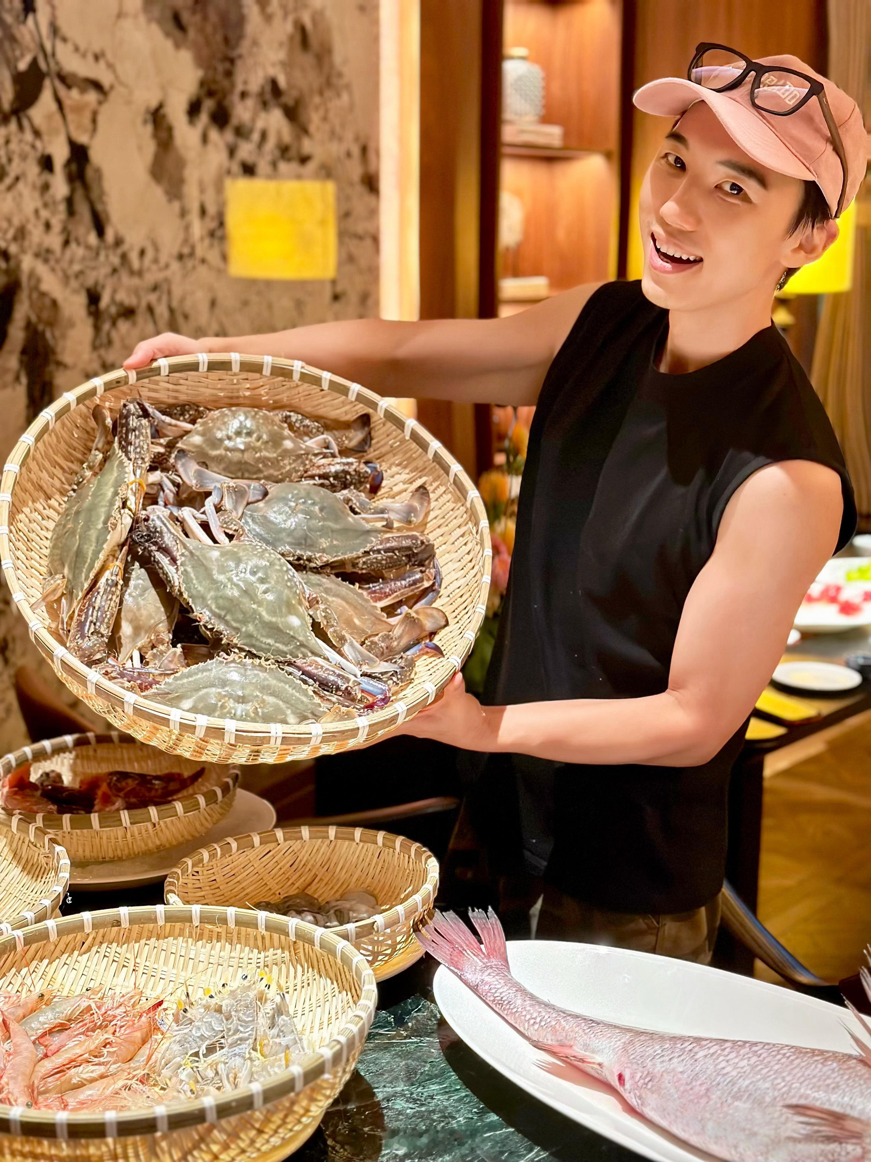 如果刘天王来上海过年，估计他一定会来龚禧龚禧吃年夜饭，毕竟他有一首歌是这么唱的，