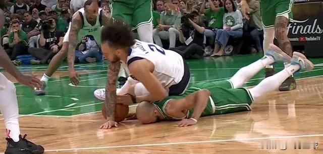 这是我在ufc都不曾见过的招式