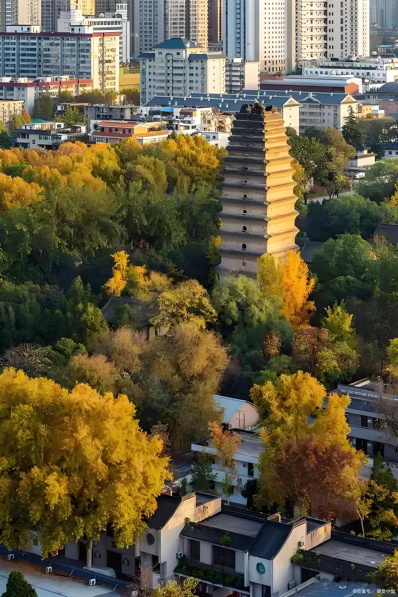 你若想得到贵人的帮助，你要先成为值得帮的人，贵人才会如约而至。

与其苦苦寻找贵