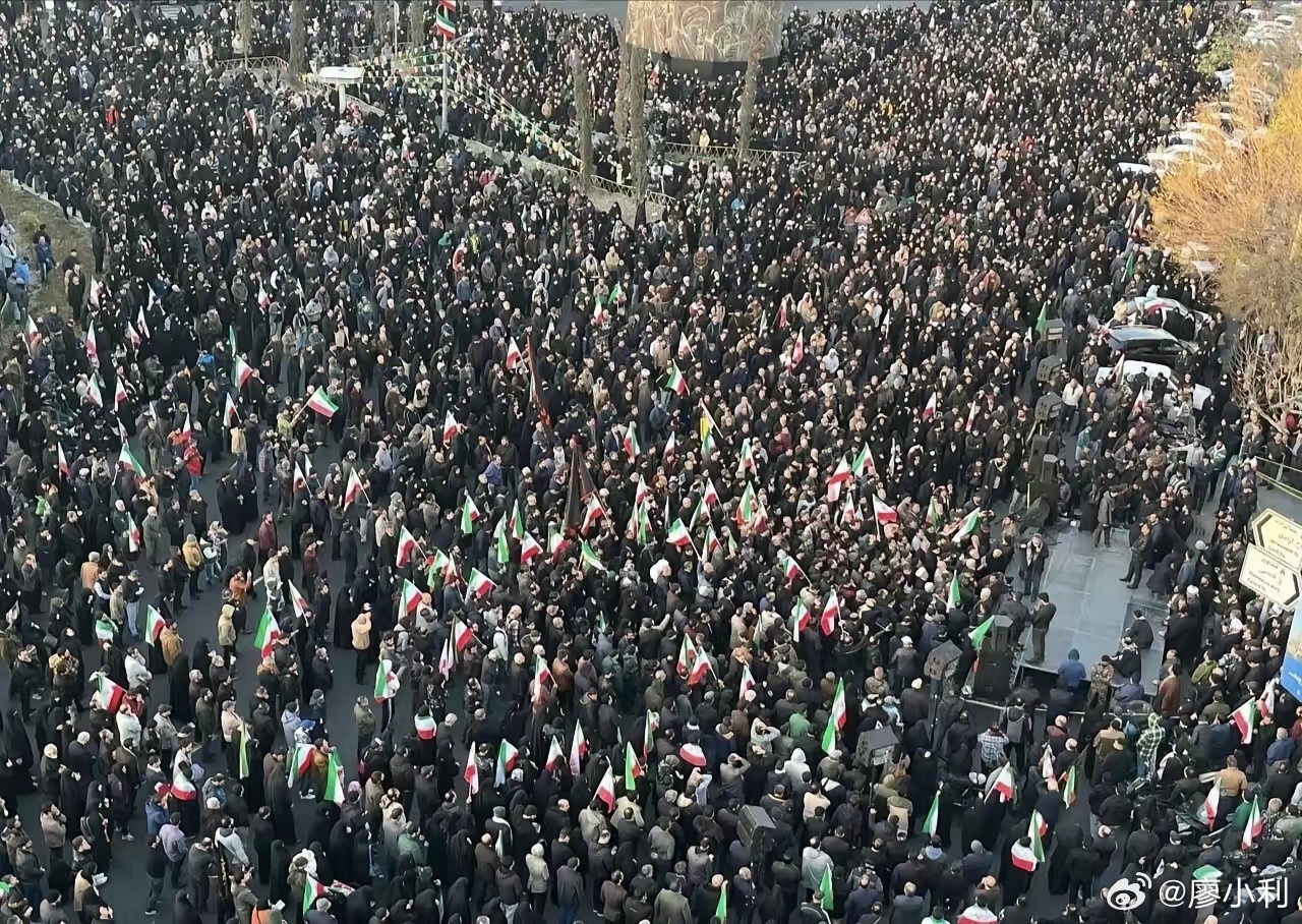 伊朗爆发大规模集会哀悼哈梅内伊有一种观点认为，哈梅内伊死的价值要远远超过活着的价