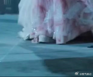 🍊的鞋这么高，身高还是硬伤啊