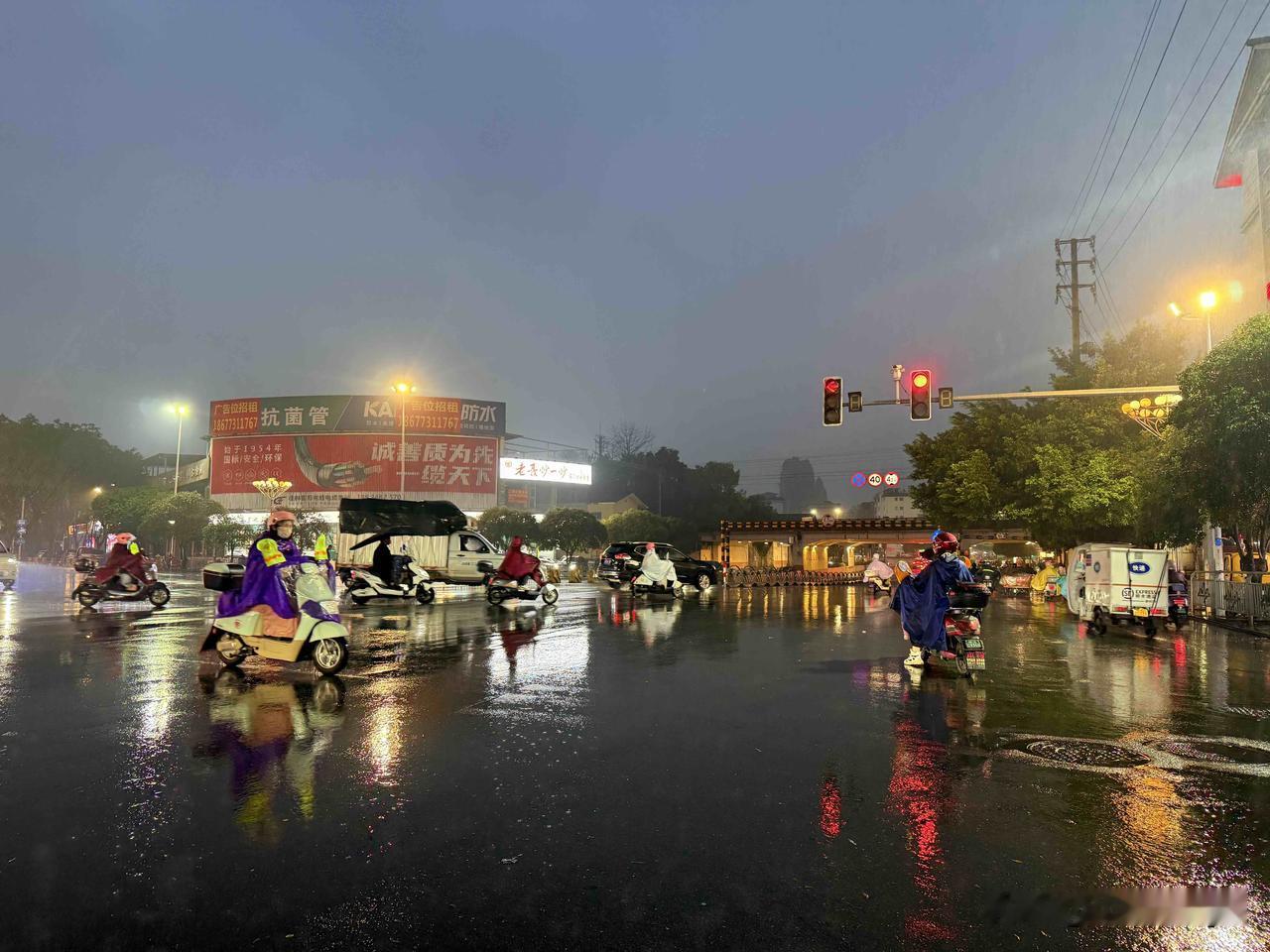 今日依旧是工作碎碎念
4月的第二个工作日，略感疲惫！
第二个工作日个人业绩入账0