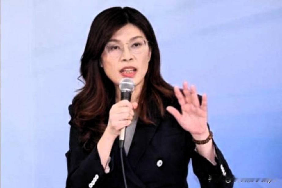 “统台”之事容不得丝毫含糊，绝不能被岛内那些奇奇怪怪的声音干扰、迷惑与诱导。岛内