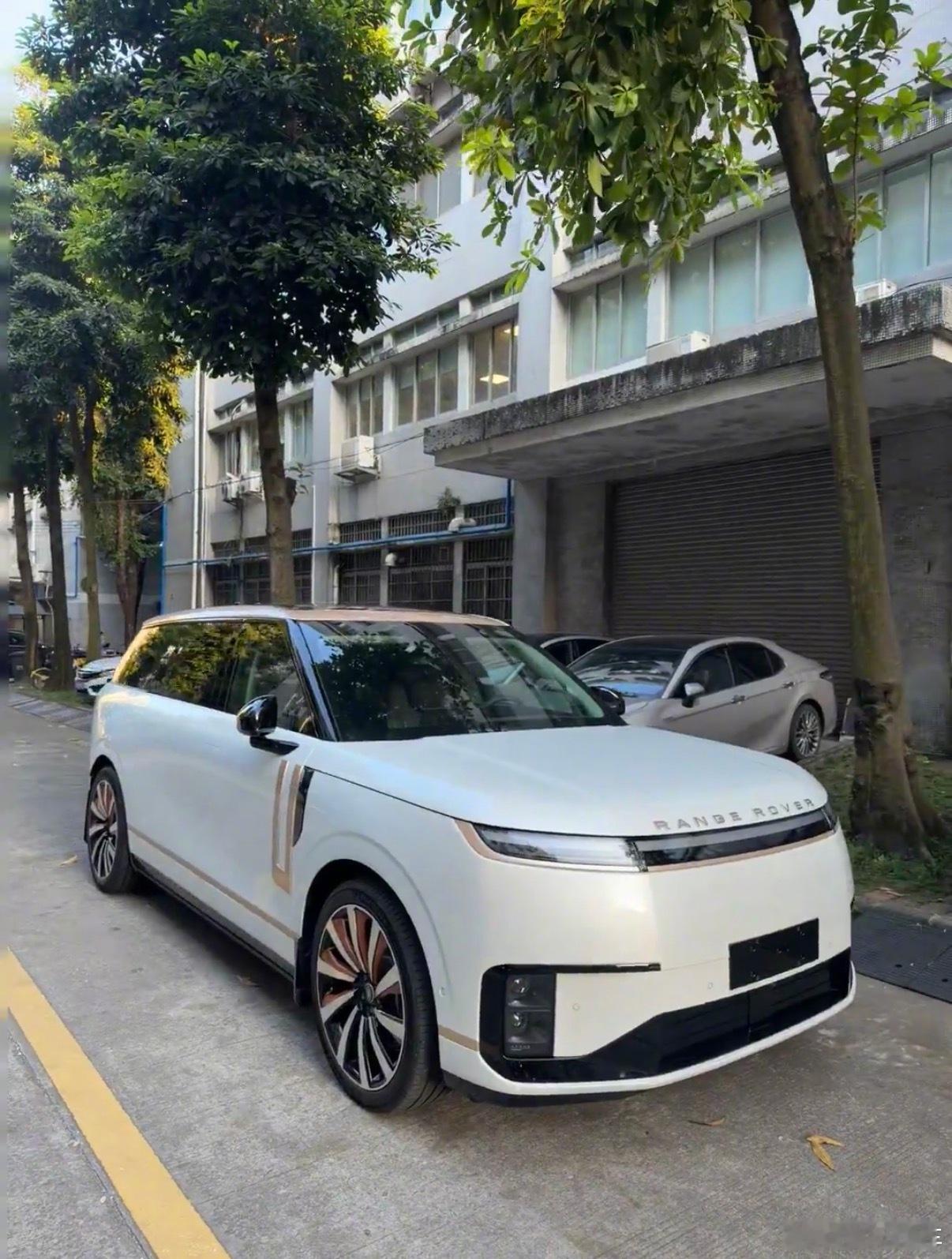 你别说，这第一眼，比揽胜还揽胜[泪奔] ​​​