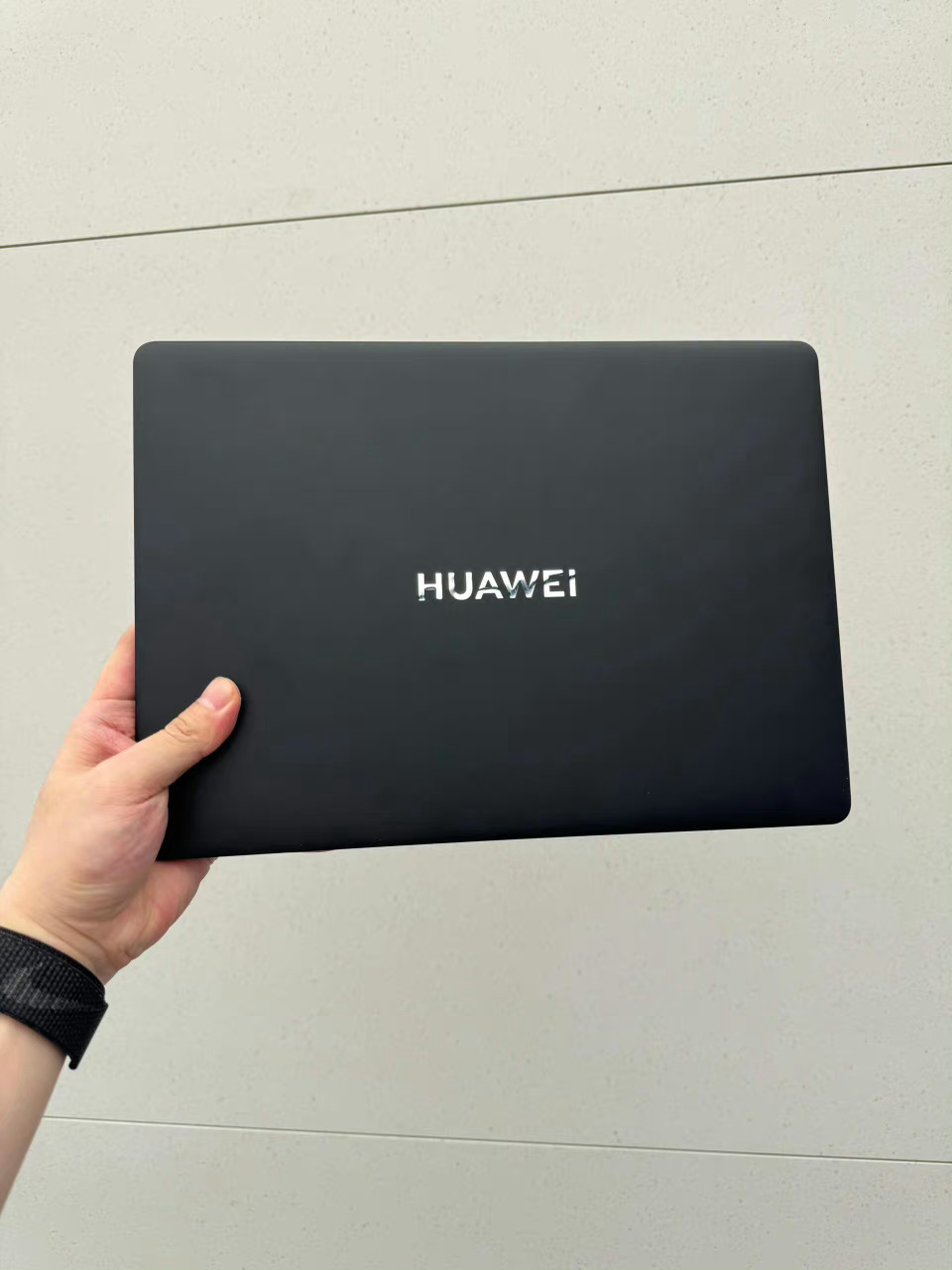 华为Matebook x pro确实很轻，质感很好！ ​​​