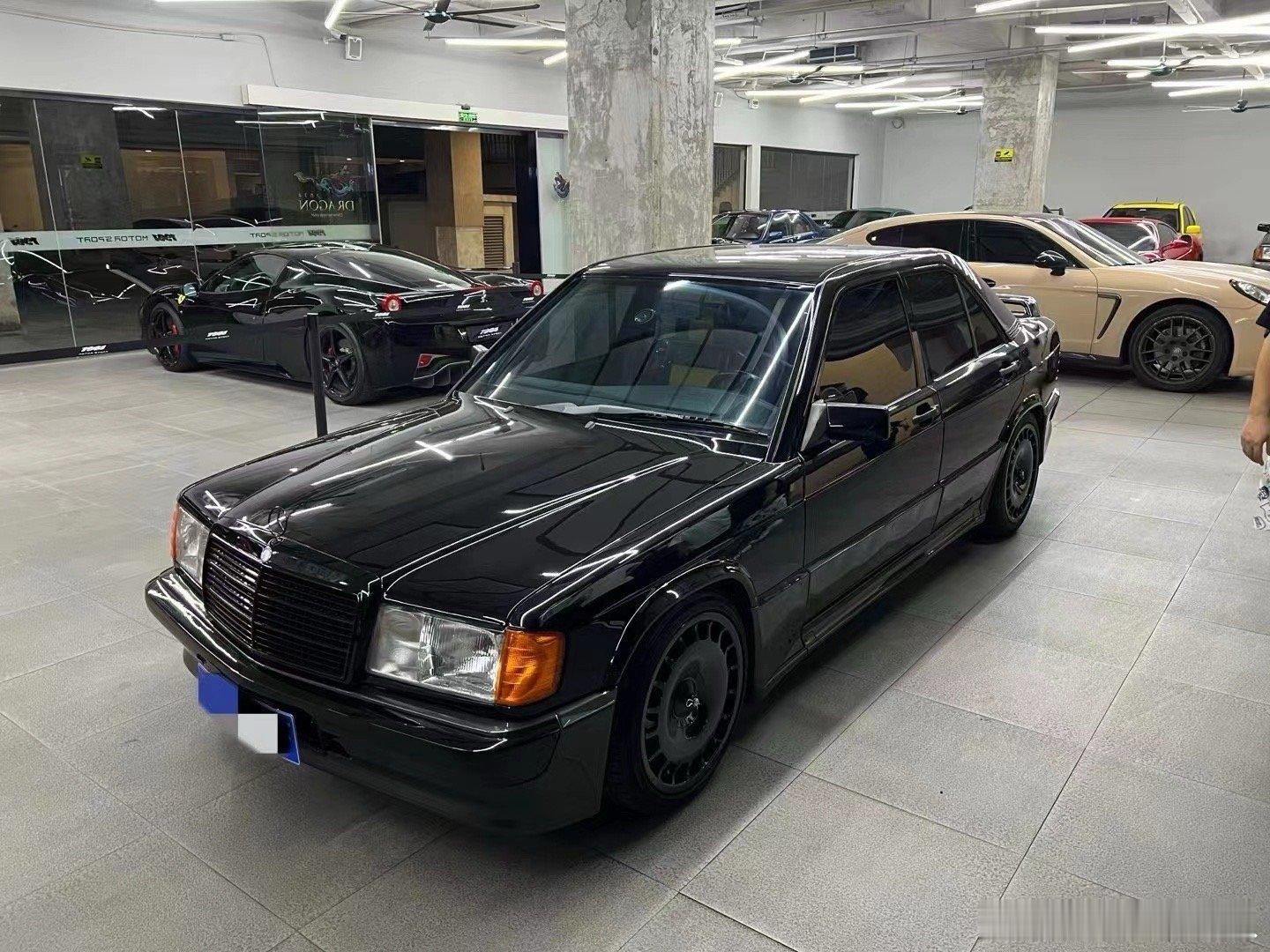 奔驰190E，真好看。 ​​​