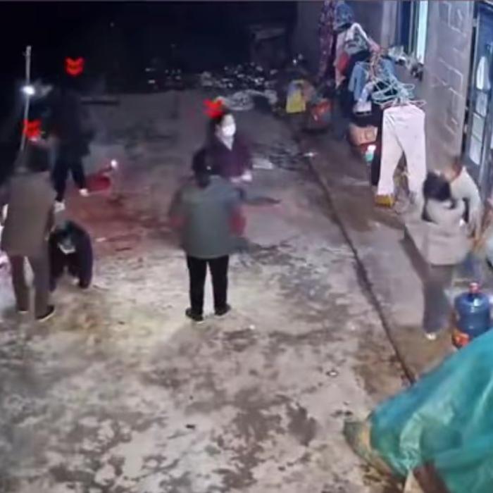 你能想象吗？17岁，本是在父母身边无忧无虑撒娇的年纪，湖南有个女孩却在22天内接