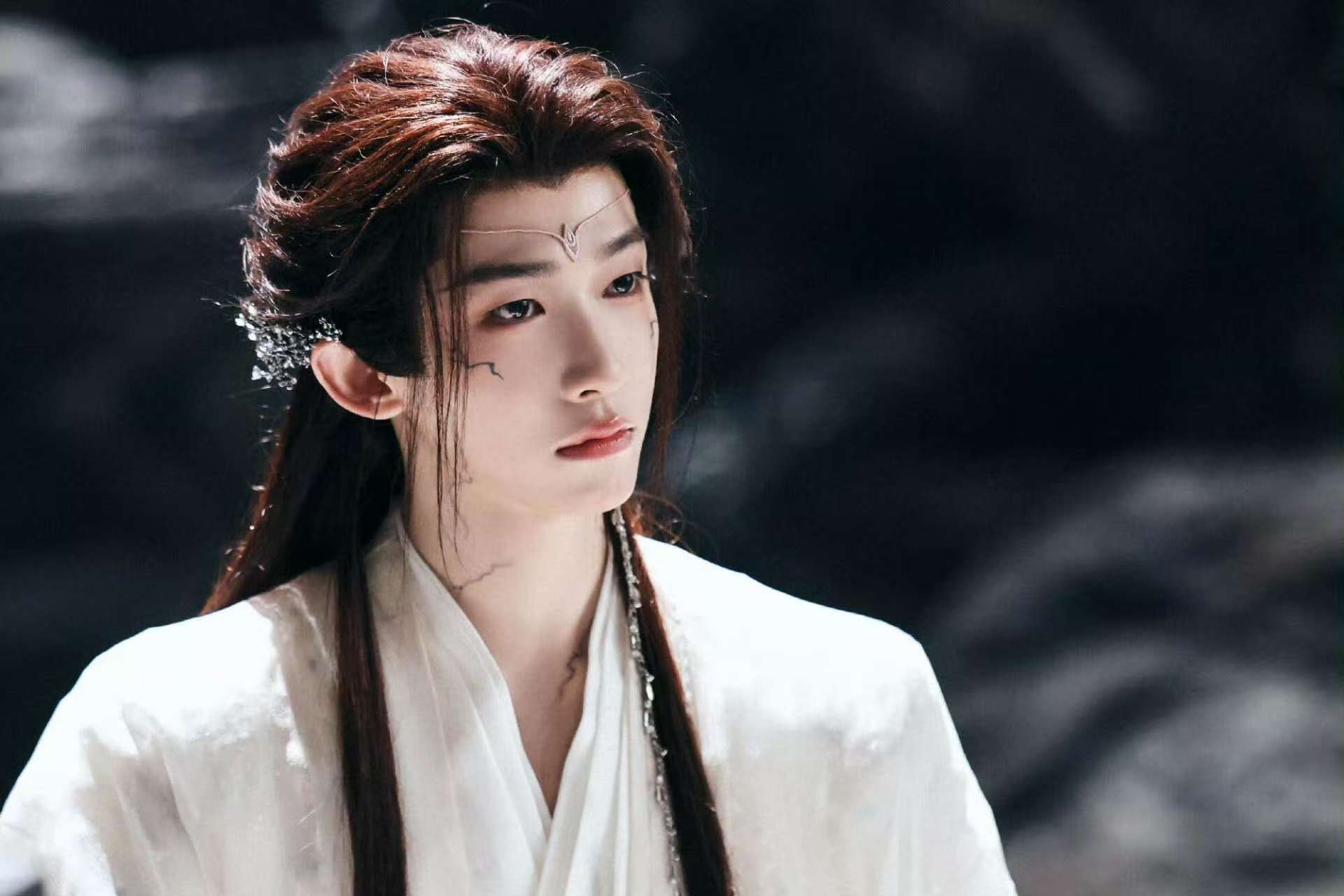 月鳞绮纪谁给天地下个反诈app月鳞绮纪天地看起来好骗事实也好骗天地这轻信程度真让