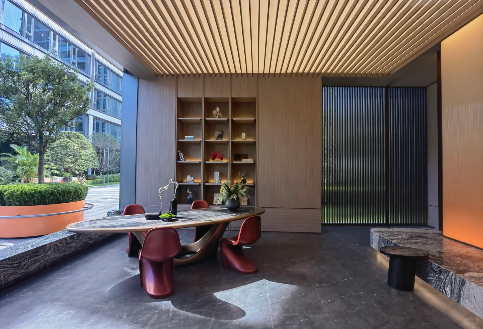 这可能是滨江做得最好的架空层