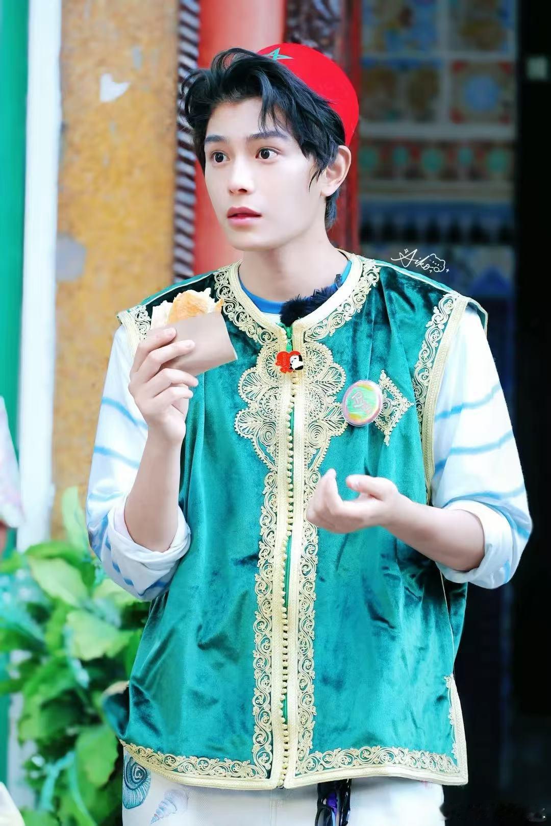 丁禹兮首登超级巅峰之夜舞台丁禹兮解锁超级巅峰之夜舞台啦，3.28杭州见！影视舞台