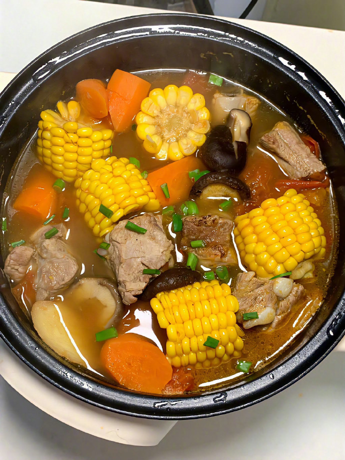 人间烟火,汤暖人心。🍲 ​ ​​​