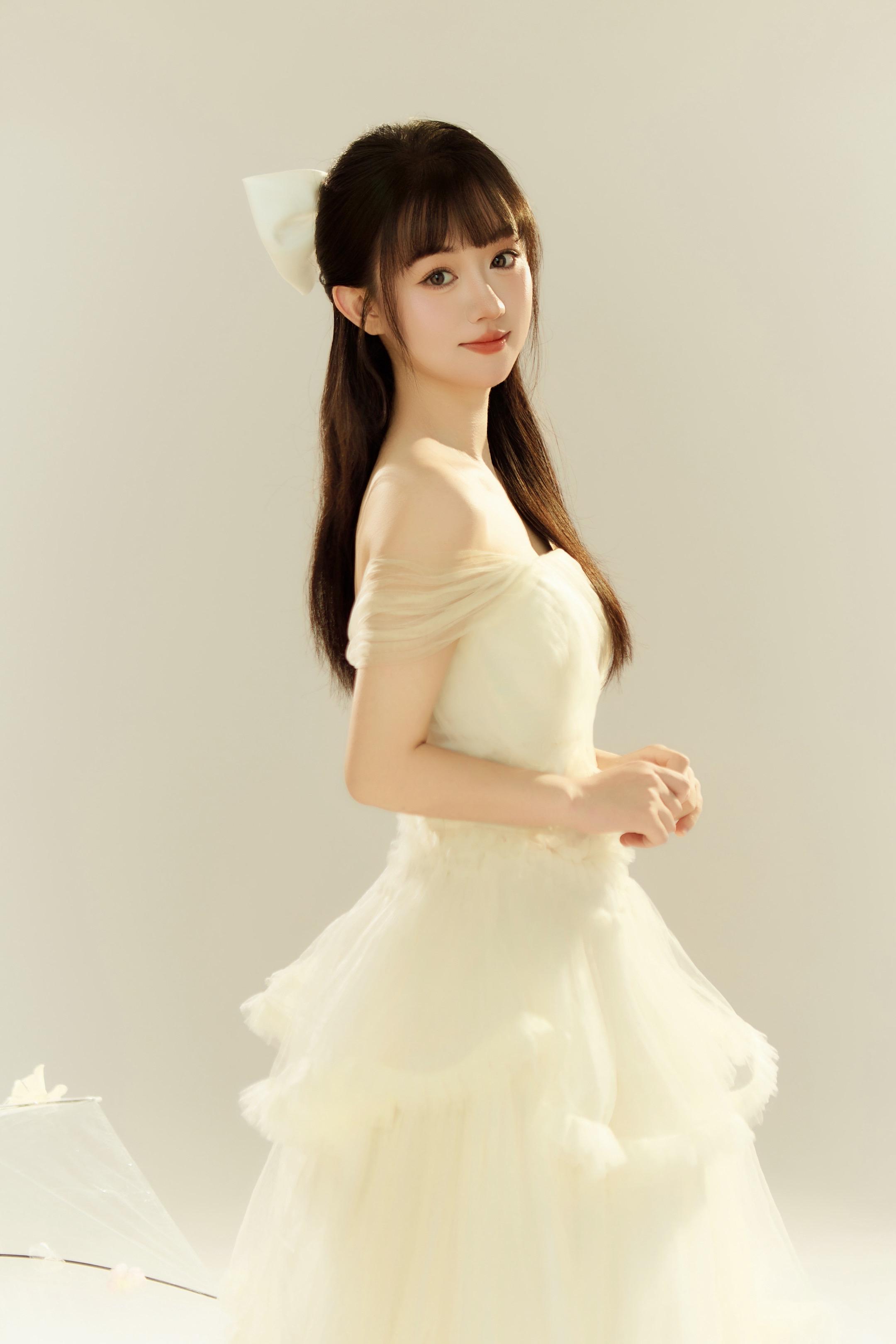 十二月有一种爱，愿以梦为马，踏出一路繁花。