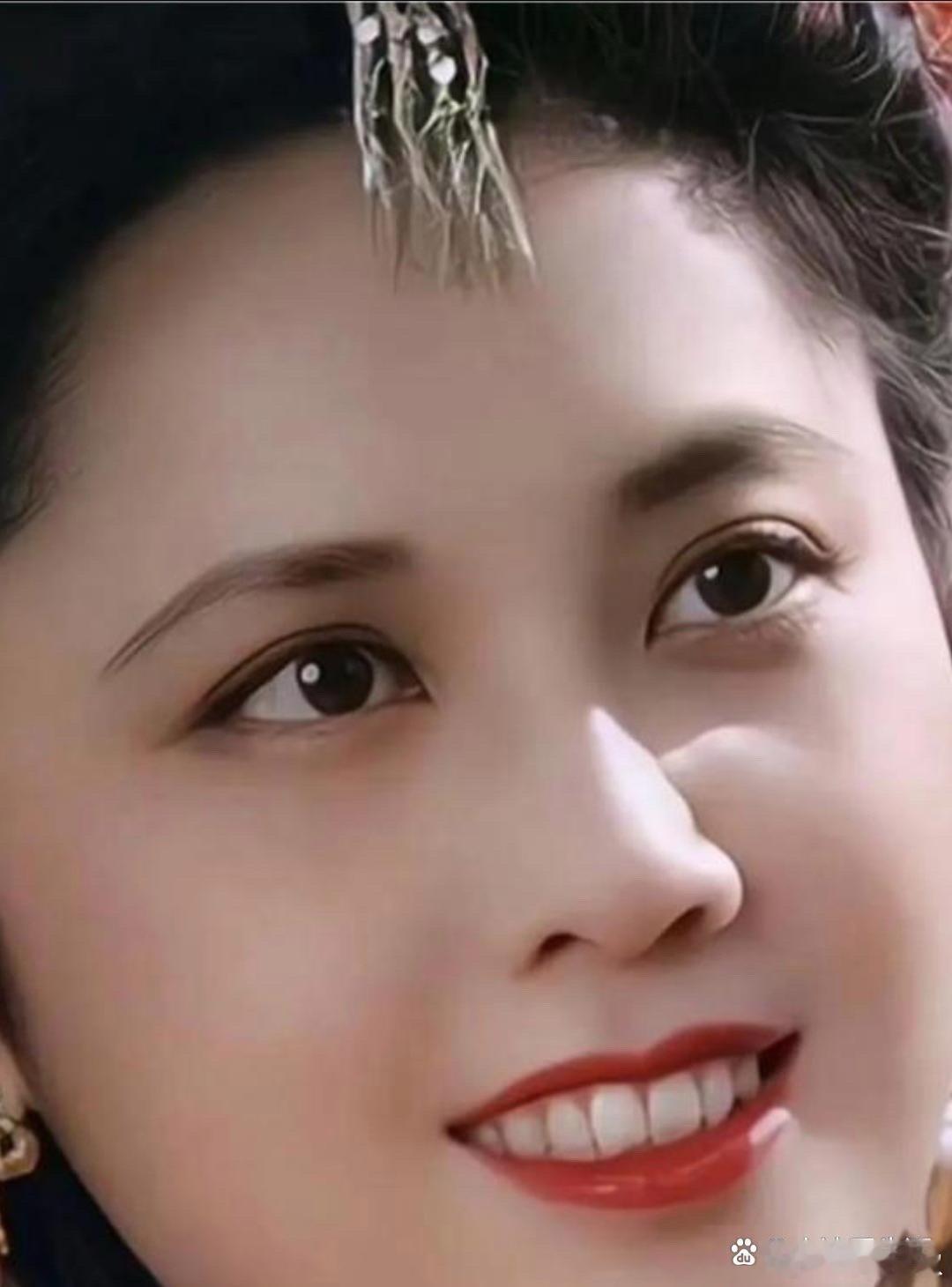 岁月真的是从来都不败美人，朱琳都72岁了，却依然这么漂亮。 ​​​