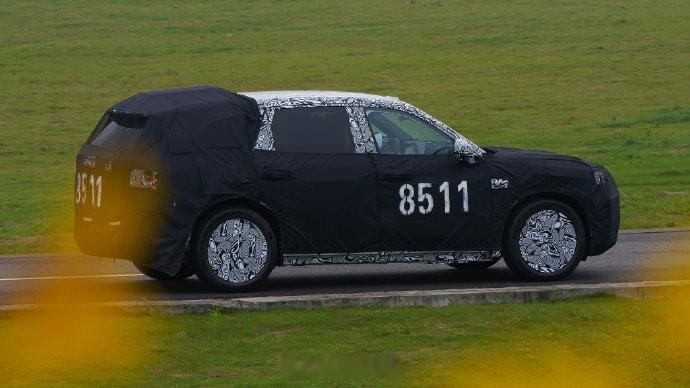 极氪8X最新谍照 极氪8X最新谍照曝光，第二张为此前供参考的模拟效果图。据消息，