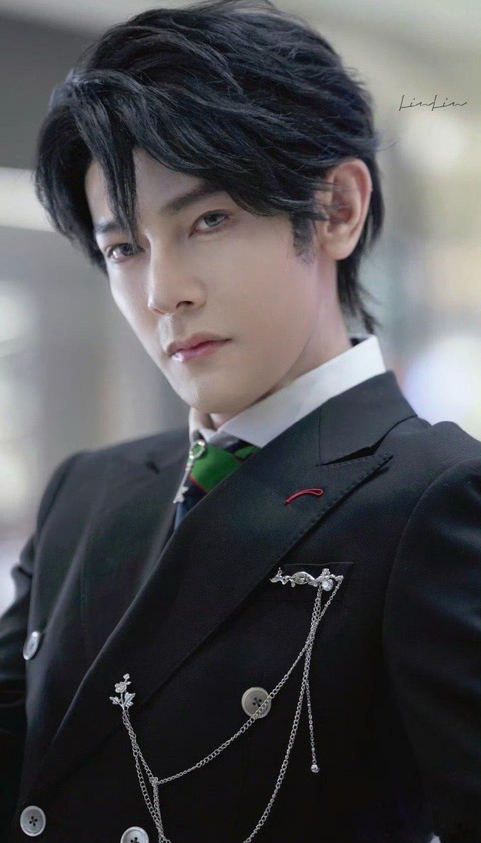 汪东城没有我cos不了的小说  汪东城顶级建模的权威我是后知后觉，出cos角色简