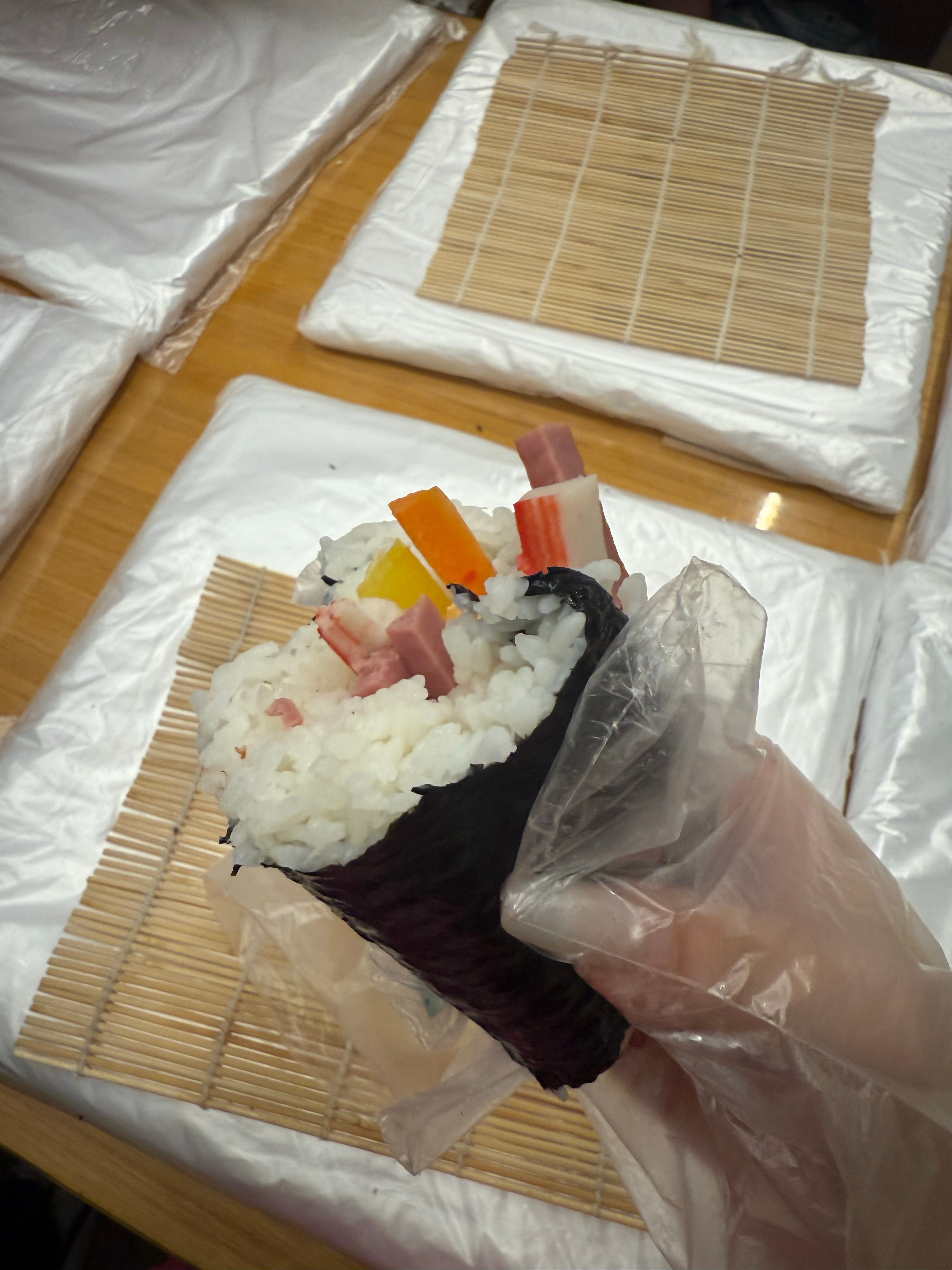 日常日常生活分享 自己尝试做紫菜包饭，做了个plus版本包不上了舞法修女的生活分