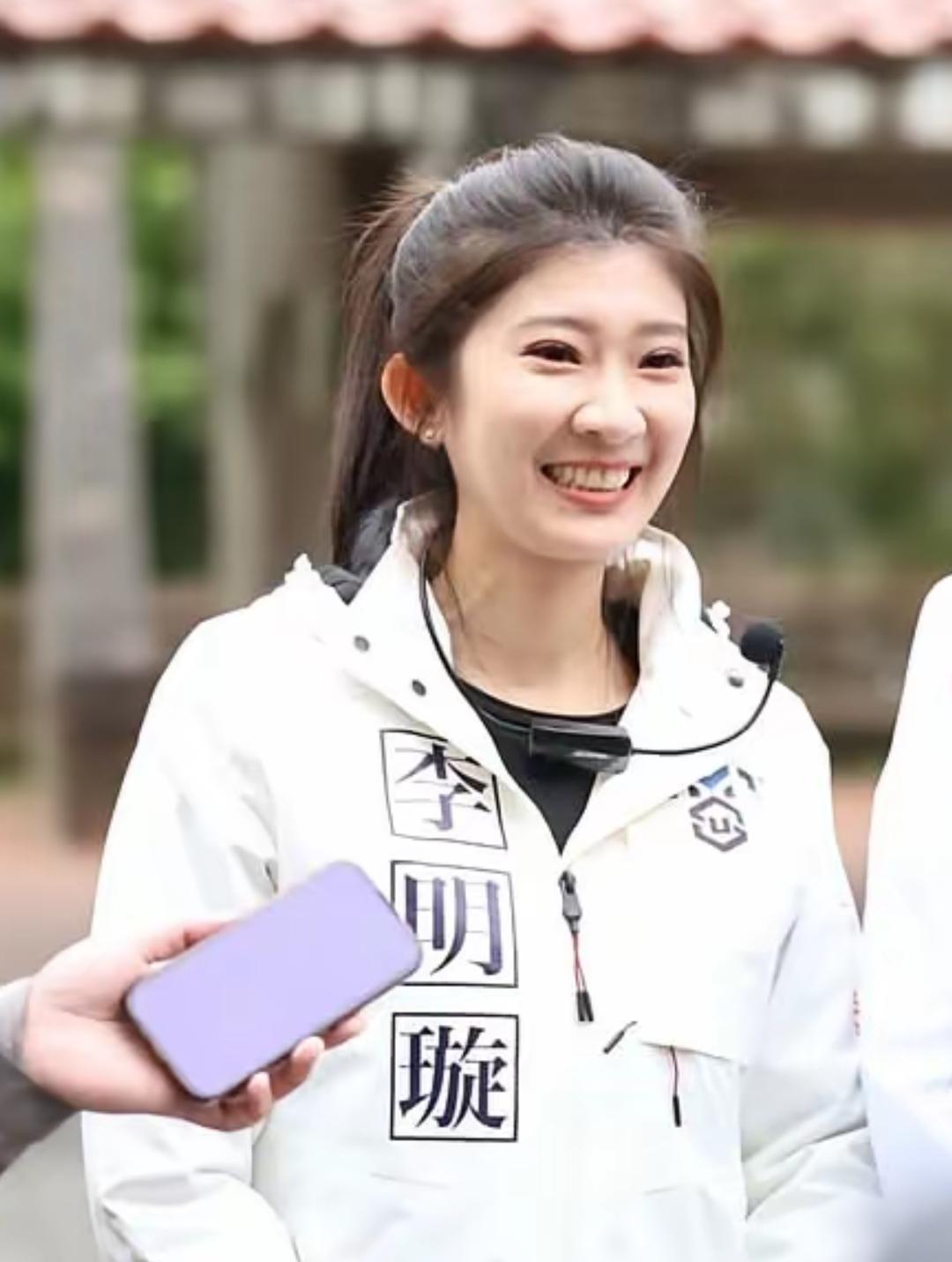 美女李明璇这次投入到了新北市的议员初选，想要争取蓝营国民党提名资格，她在蓝营国民