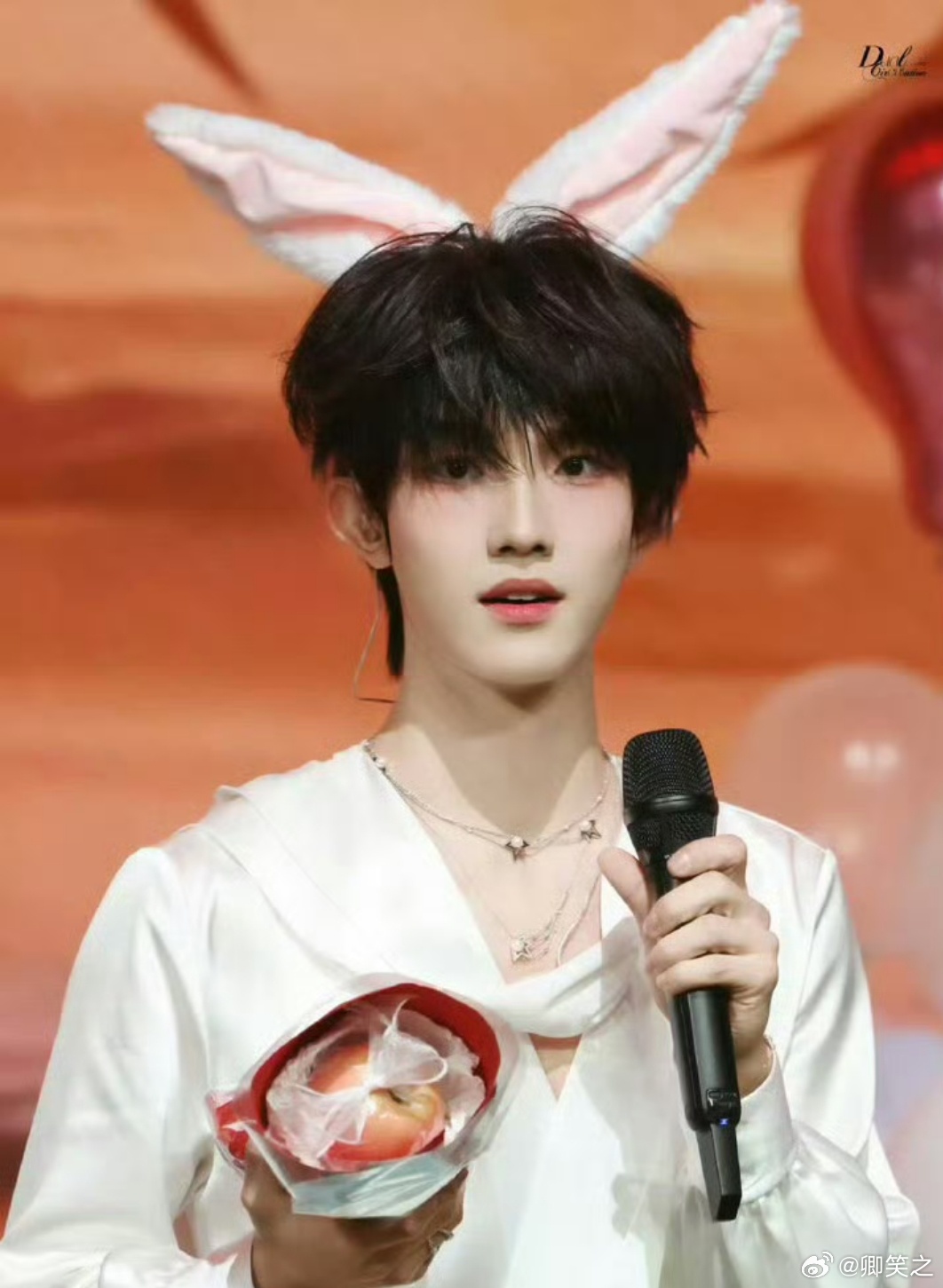 苏新皓生日直播开场 镜头聚焦，心跳同频，生日序曲此刻奏响。新的一岁，新的篇章，让