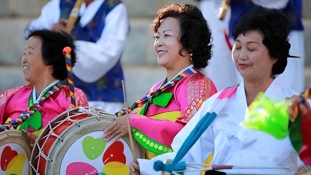 明明有家却不能回！35万朝鲜族，为何要漂泊在中亚艰难求生？

麻烦看官老爷们右上