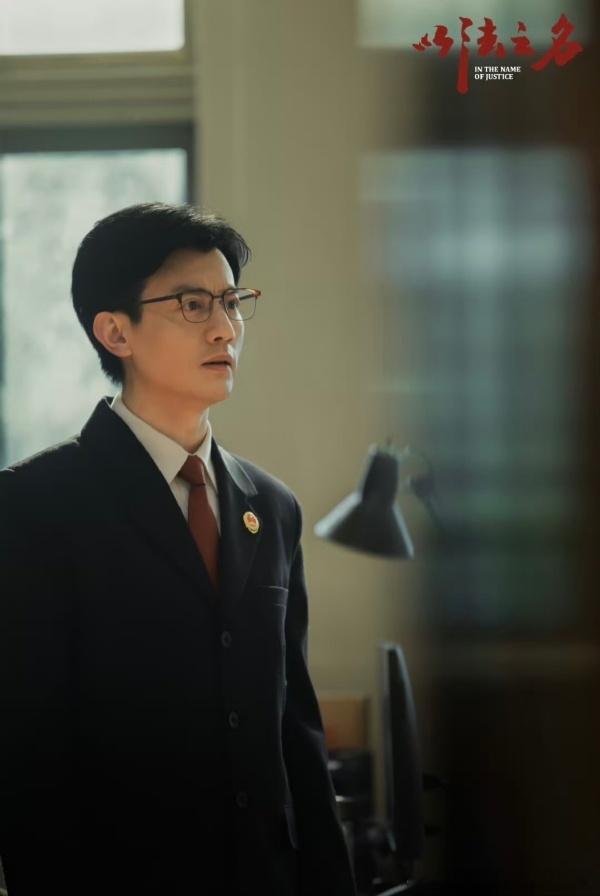 原来《以法之名》里面这位演员——是安，九十年代就开始演一些中学生题材电视剧了，他
